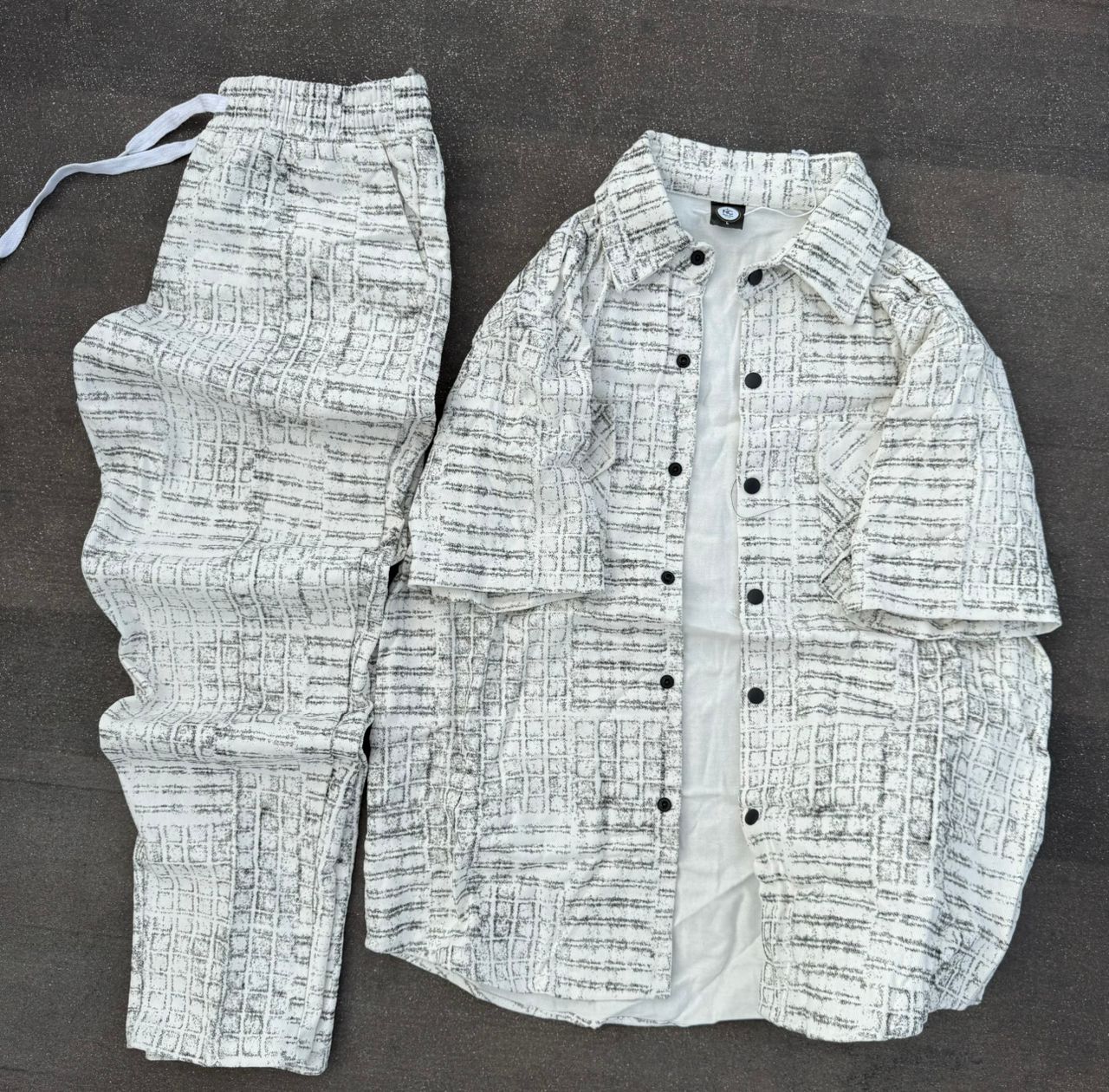 Ensemble Chemise et Pantalon Décontracté Homme - Motif Graphique Blanc et Gris
